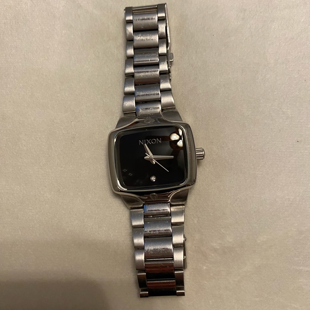 Nixon watch